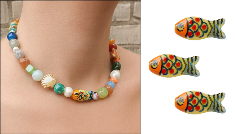 Farbenfrohe Halskette mit Perlen aus Stein und Keramik