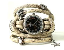 Selbstgemachte Armbanduhr aus echtem Schlangenleder