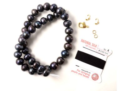 DIY pearl necklace with silk thread