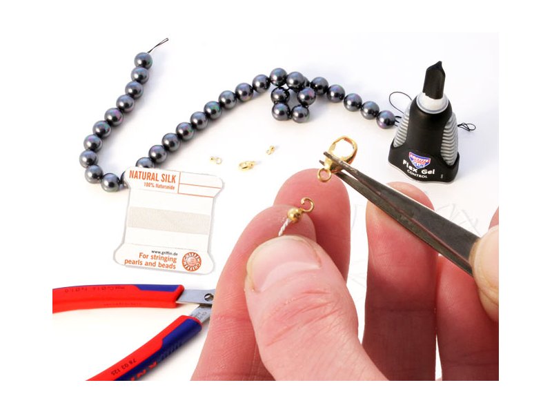 DIY klassisk halsk�de med silketr�d og dupsko