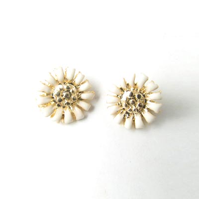Enamelled marguerite, gilded/white, 10.5mm, 2pcs.