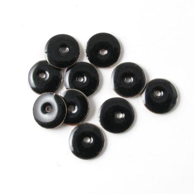 Enamel charm, black/silver coin w. hole in the middle, 8mm, 6pcs.