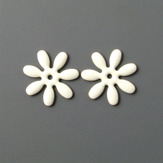 Enamel, white marguerite-shape, gilded, 18mm, 2pcs.
