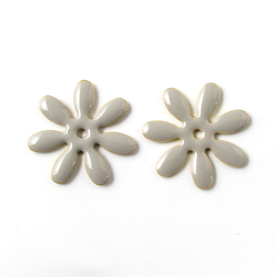 Enamel, warm light grey marguerite-shape, silvered, 18mm, 2pcs.