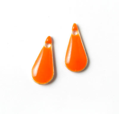 Enamel charm, slim orange teardrop, 15x7mm, 2pcs.