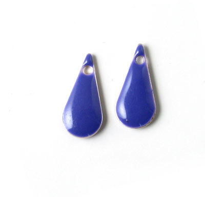Enamel charm, slim dark purple teardrop, 15x7mm, 2pcs.