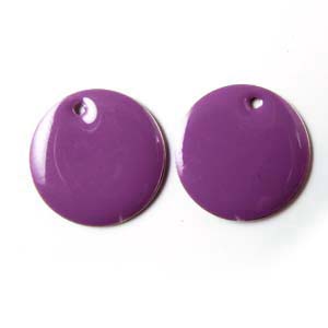 Enamel charm, violet coin w. hole at the edge, 18mm, 2pcs.