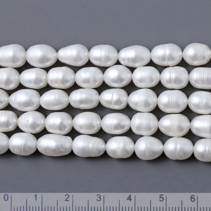 Freshwater pearl, full strand, white, oval, ca. 9-10x7-8mm, A-grade, ca. 48pcs