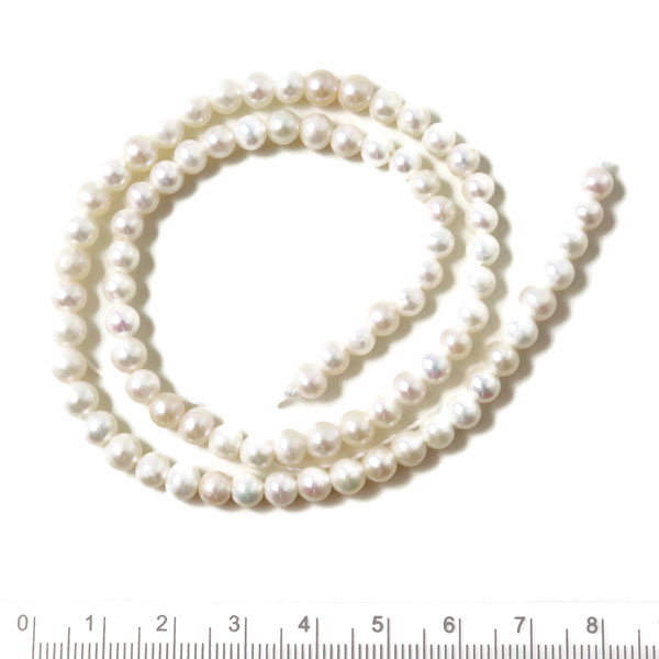Freshwaterpearl, full strand, white, 4,5x5,5 mm, large 1.5mm hole, A-grade, 82pcs