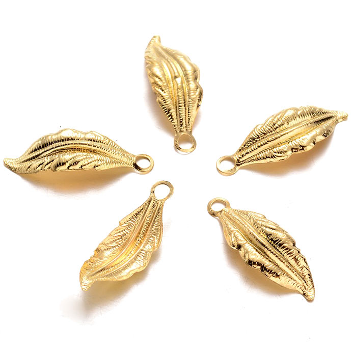 Leaf pendant, wavy, gilded brass, 26x9x1mm, 4pcs.