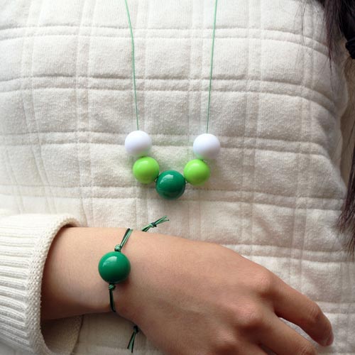 Acrylic beads, 20mm, round, white, 6pcs.