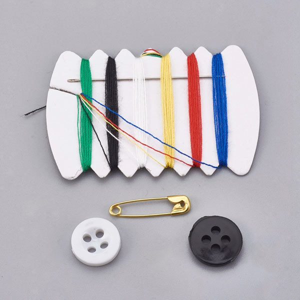 DIY Sewing Kit, with plastic buttons, sewing thread, needle, safety pin, 7x5cm, 1 set