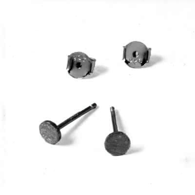Earstuds with brushed pad, black oxidised silver, 4mm, 2pcs.
