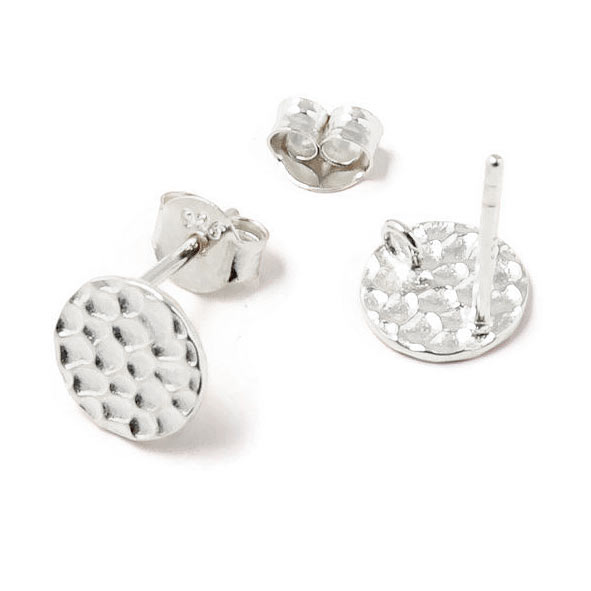 Earstuds with hammerede coin with loop, silver, diameter 8mm, 2pcs