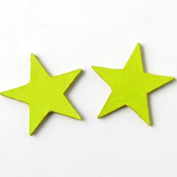 Leather star, yellow-green, 17mm, 2pcs.