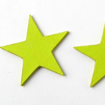 Leather star, yellow-green, 23mm, 2pcs.