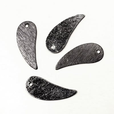 Black brass, brushed surface, bending drop-shape with hole, 22x9mm, 6pcs