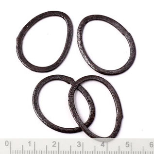 Teardrop-shaped outline, black brass, flat, brushed, 28x22mm. 4pcs.