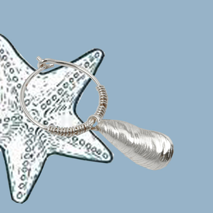 Pendant, long mussel with loop, silver, 17.5x6.5 mm, 1 pc.