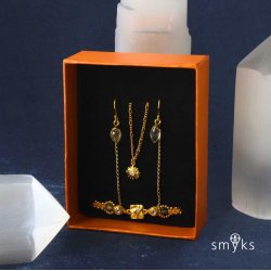 Anhnger, Blume mit Zirkonia in der Mitte, 1 se, vergoldetes Silber, 10x8x2 mm, 1 Stk