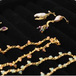 Anh&auml;nger, ungleichm&auml;&szlig;ig, oval, mit 1 Loch, vergoldetes Silber, 13x4x1,5 mm, 2 St&uuml;ck