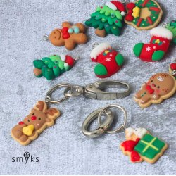 Weihnachtsfiguren-Anh&auml;nger, Kunststoff, 7 verschiedene, ca. 20-30x18 mm, 14 Stck