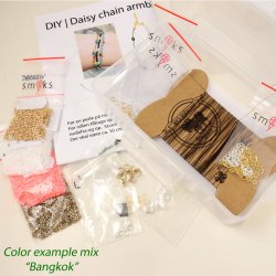 Schmucksets, Materialien zur Herstellung von Daisy-Chain-Schmuck mit Delica-Perlen.
