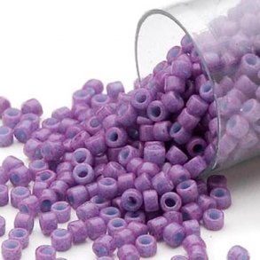 Delica, size #11, lavender-coloured glass bead, opaque 1.1x1.7mm.