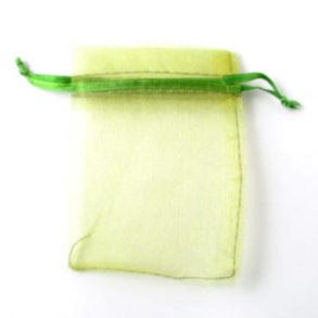 Schmuckbeutel, hellgrün, Organza 7x9 cm. 20 Stk.