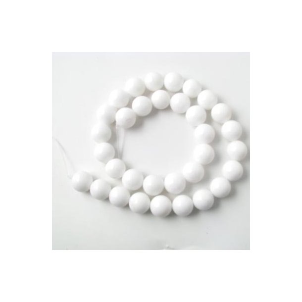 Candy jade, entire strand of beads, white round, 12mm, 33pcs.