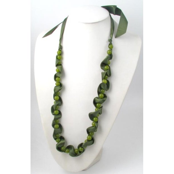 Necklace with satin ribbons and jade beads.