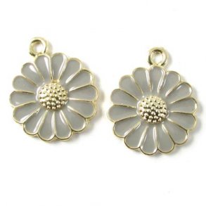 Emaillierte Margeriten, gold/grau, eine Öse, 18 mm, 2 Stk