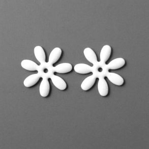 Enamel, chalky white marguerite-shape, 18mm, 2pcs.