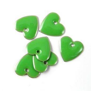 Emalje vedhng, lysgrn hjerte, 12x12 mm, 4 stk.