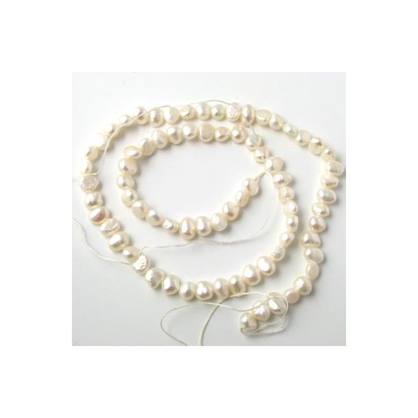 Freshwater pearl, full strand, Baroque, white, ca. 6x7mm, ca. 54pcs