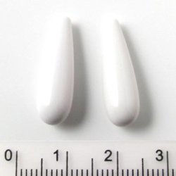 Gepresster T&uuml;rkis, wei&szlig;e Tropfen, 22x7x3 mm, 2 Stk