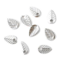 Bl&auml;tter, kleiner Anh&auml;nger, versilbertes Messing, 10 Stk.