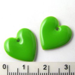 Emaille-Anh&auml;nger, gr&uuml;nes Herz, 16x16 mm, 2 Stk.