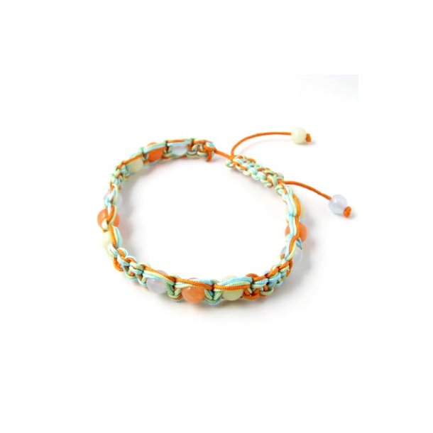 Armb&aring;nd knyttet med 3 polyestersnore i flere farver.