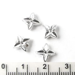25 Stk., versilberte Perlen, Blume, 7x3 mm