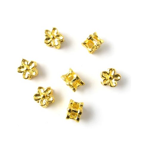 30 Stk., goldfarbene Perlen, Blume, 5,5x4,5mm