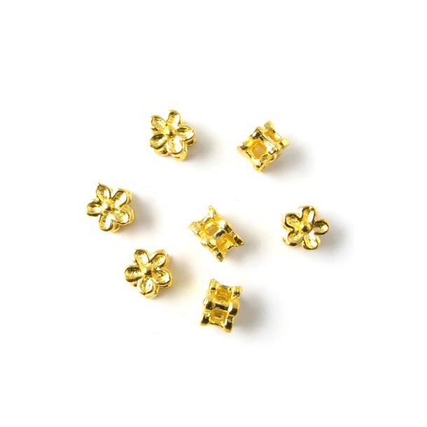 30 Stk., goldfarbene Perlen, Blume, 5,5x4,5mm
