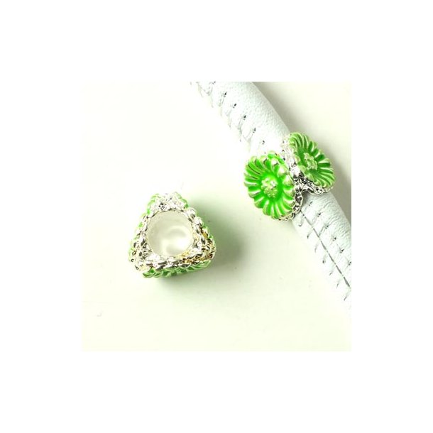 Light-tinted green marguerite, 3-sided, silvered brass, 10x10mm with 5,5mm hole, 1pc. Jewellery Bead
