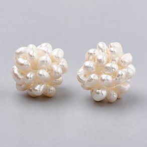Berry beads made of white uneven frehswater pearls, diameter 14mm, 1pc.