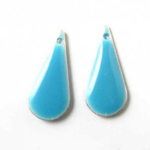 Emalje vedhng, lysebl (lysere kant) smal drbe, 22x10mm, 2 stk.