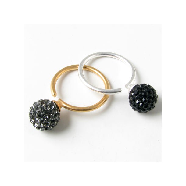 Finger rings with 10mm crystal shimmering round bead.