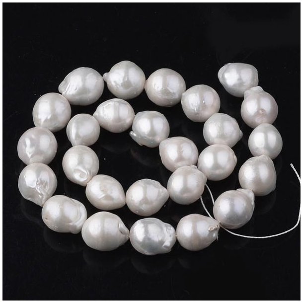 Freshwater pearl, antique white, baroque Keshi style, 12-16x11 mm, A-grade, ca. 30pcs