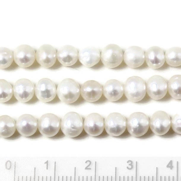 Freshwater pearl, white, oval, side-drilled, ca. 4.5x5 mm, 10pcs