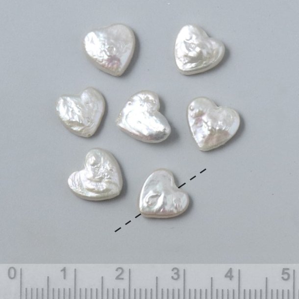Freshwater pearl, heart, pearly white, flat, appx. 10x9x3 mm, A-grade, 4 pcs.