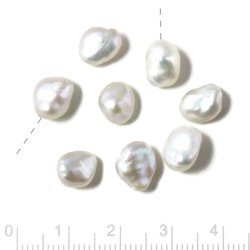 Swasserperlen, angebohrt, wei, barock, ca. 9x7x5 mm, A-grade, 4 Stk